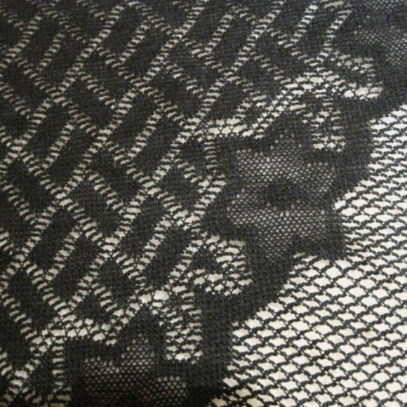 Triangle Lace Fringed Shawl - Picture 6 of 7